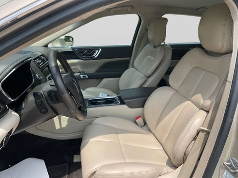 Used 2017 Lincoln Continental Premiere AWD/4WD image 21