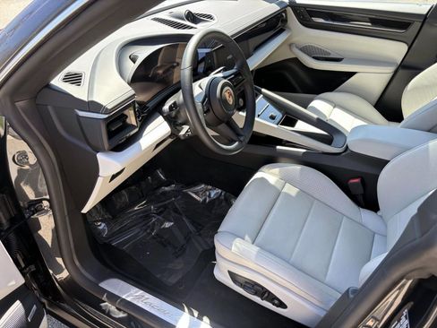 Certified 2025 Porsche Macan 4 Electric AWD/4WD image 19