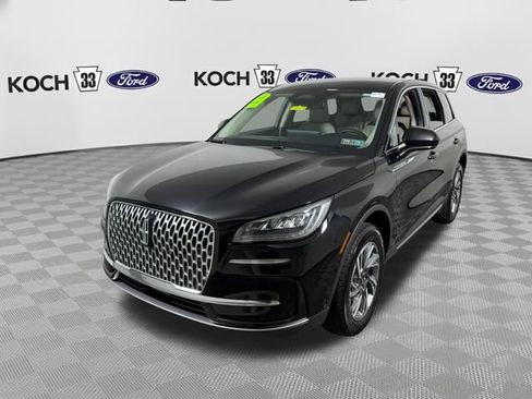 Used 2025 Lincoln Corsair AWD image 3