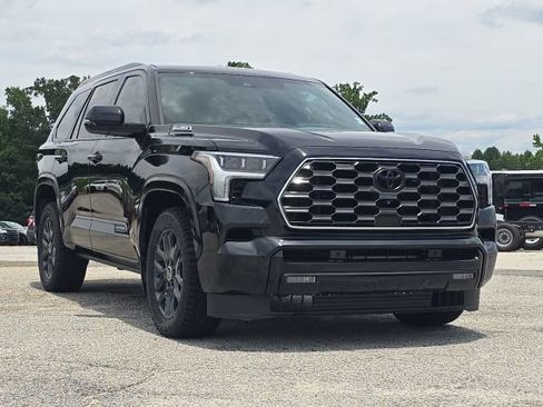 Used 2024 Toyota Sequoia Platinum AWD/4WD image 7