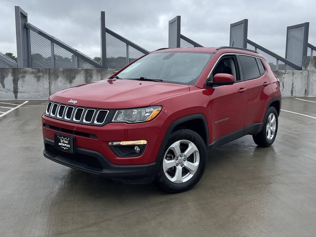 Used 2018 Jeep Compass Latitude AWD/4WD image 2