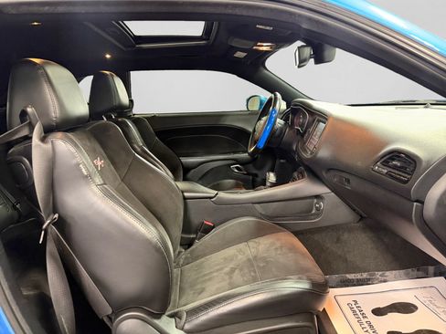 Used 2015 Dodge Challenger R/T Scat Pack w/ Leather Interior Group RWD image 23