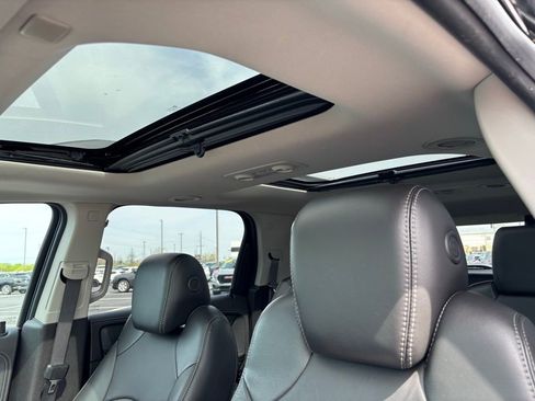 Used 2017 GMC Acadia Limited SLT image 17