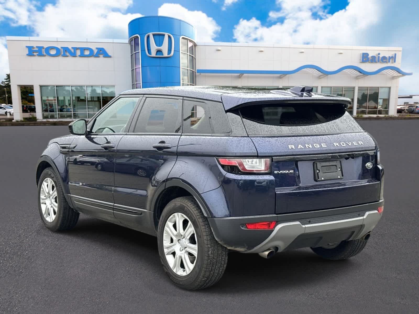Used 2018 Land Rover Range Rover Evoque SE AWD/4WD image 3