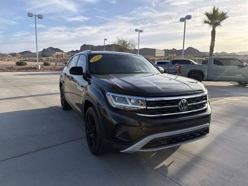 Used 2020 Volkswagen Atlas Cross Sport SE w/ Panoramic Sunroof Package image 3