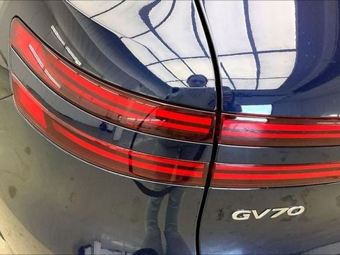 New 2026 Genesis GV70 2.5T Select AWD/4WD image 17