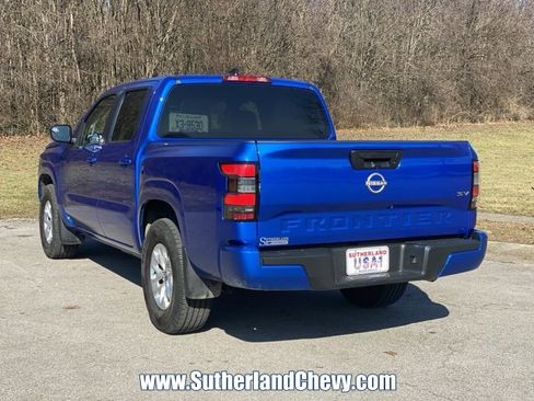 Used 2024 Nissan Frontier SV image 5
