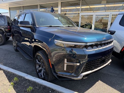 New 2026 Jeep Grand Wagoneer 4WD image 2