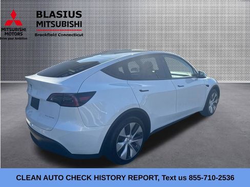 Used 2024 Tesla Model Y Long Range AWD/4WD image 3