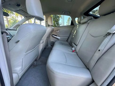 Used 2010 Toyota Prius Four w/ Navigation Pkg image 7