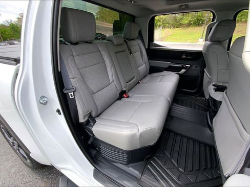 Used 2024 Toyota Tundra Limited AWD/4WD image 26