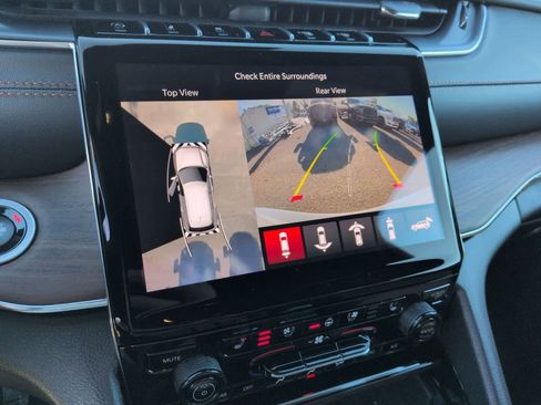 New 2025 Jeep Grand Cherokee Summit w/ Obsidian Package image 28