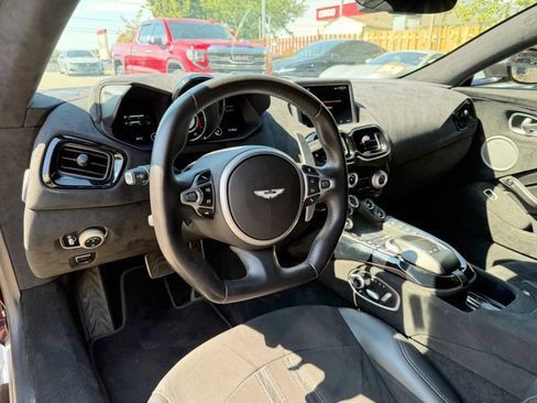 Used 2019 Aston Martin V8 Vantage Coupe RWD image 13
