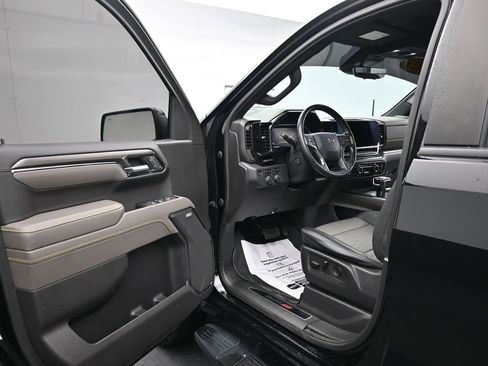 Used 2023 Chevrolet Silverado 1500 ZR2 w/ Technology Package image 15