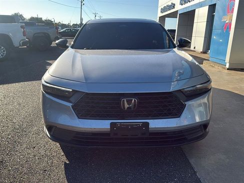 Used 2023 Honda Accord Sport image 2