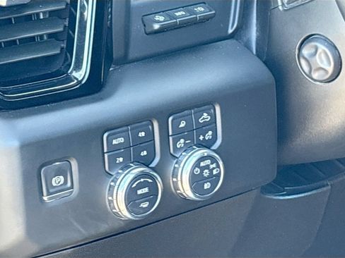 Used 2024 GMC Sierra 1500 AT4 w/ Technology Package AWD/4WD image 10