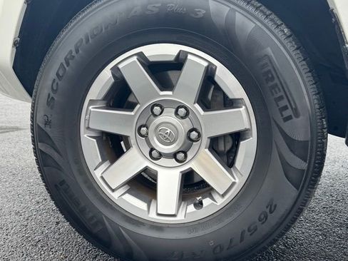 Used 2014 Toyota 4Runner Trail image 31