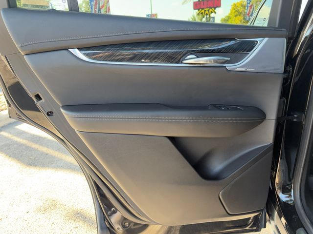 Used 2022 Cadillac XT6 Premium Luxury w/ Technology Package FWD image 28