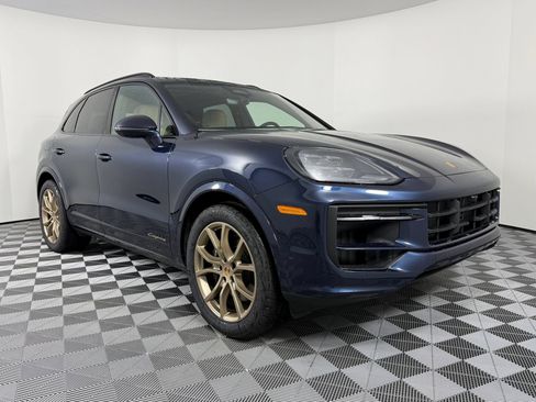 Certified 2026 Porsche Cayenne AWD/4WD image 7