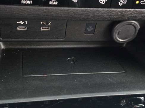 Used 2025 Mitsubishi Outlander SE FWD image 24