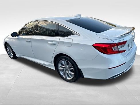 Used 2018 Honda Accord LX image 3