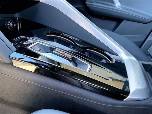 Used 2025 Audi Q5 Premium w/ Convenience Package image 15