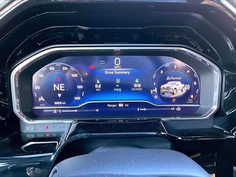 Used 2025 Chevrolet Silverado 1500 High Country w/ Technology Package AWD/4WD image 25