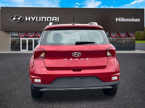Certified 2023 Hyundai Venue Limited w/ Cargo Package FWD image 7