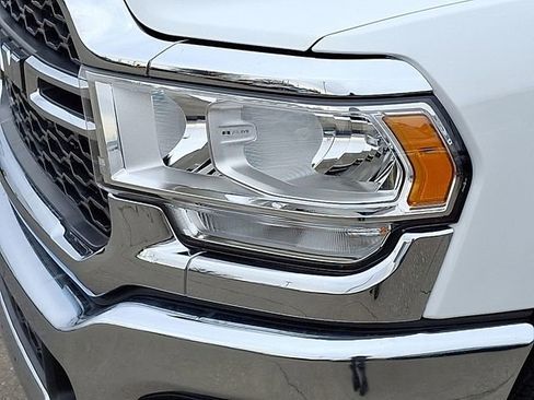 Used 2024 RAM 2500 Tradesman w/ Chrome Appearance Group image 28