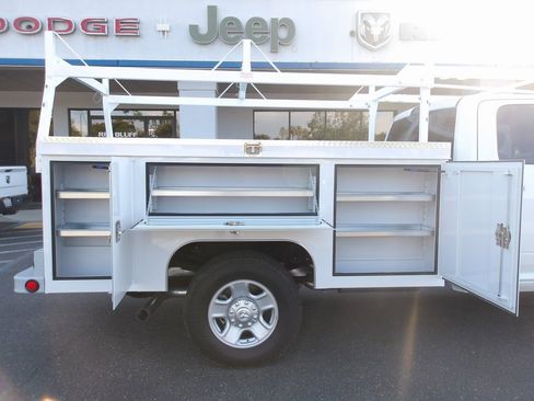 Used 2024 RAM 3500 Tradesman image 10