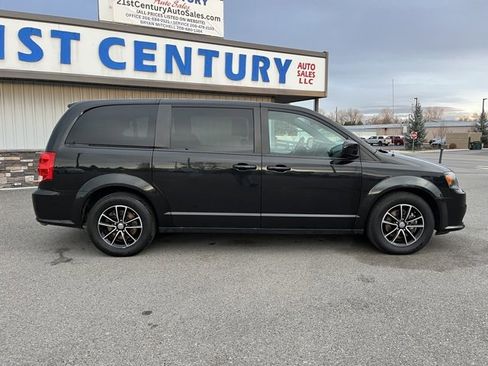 Used 2019 Dodge Grand Caravan GT image 17