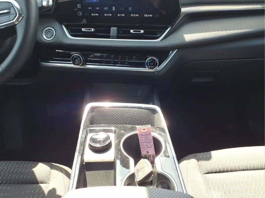 Used 2026 Chevrolet Equinox LT FWD image 10