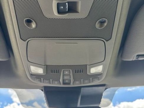 Used 2019 Ford F150 Lariat w/ Equipment Group 502A Luxury AWD/4WD image 25