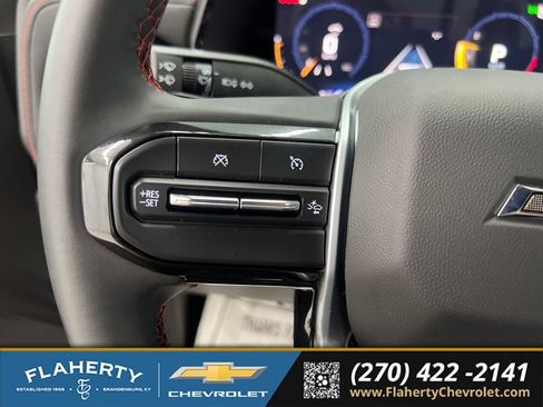 Used 2025 Chevrolet Colorado Z71 w/ Technology Package AWD/4WD image 23