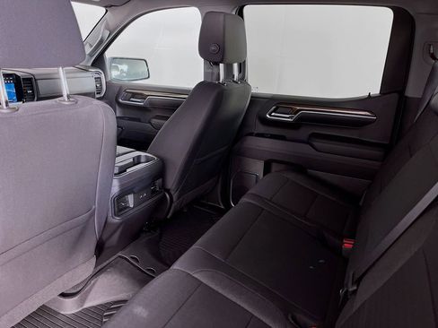 Used 2024 Chevrolet Silverado 1500 LT Trail Boss w/ Convenience Package II AWD/4WD image 32