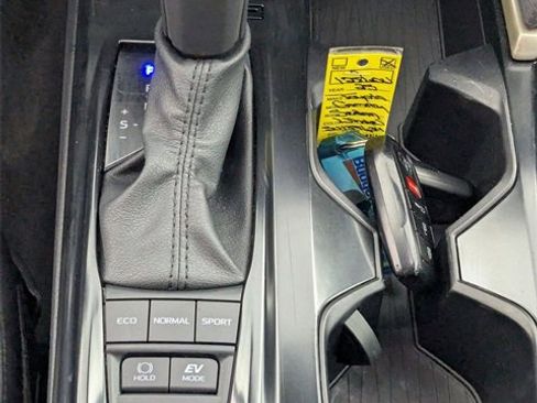 Used 2025 Toyota Camry SE image 22