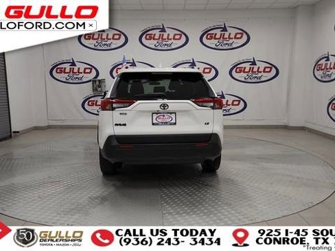Used 2021 Toyota RAV4 LE image 7