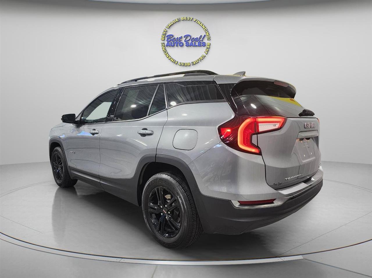 Used 2023 GMC Terrain AT4 AWD/4WD image 4