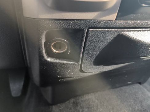 Used 2017 RAM 2500 SLT AWD/4WD image 17