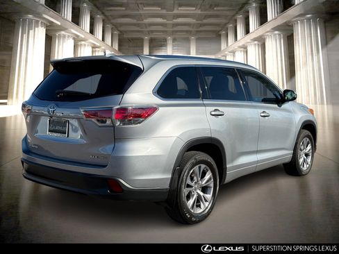 Used 2015 Toyota Highlander XLE image 4