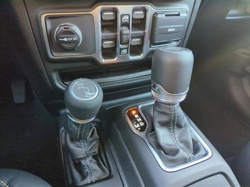 New 2026 Jeep Gladiator Sport AWD/4WD image 9