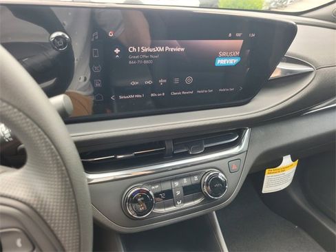 New 2025 Buick Envista Preferred image 19