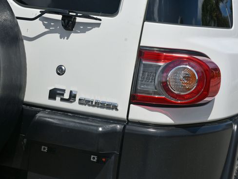 Used 2013 Toyota FJ Cruiser 4WD w/ Convenience Pkg image 25