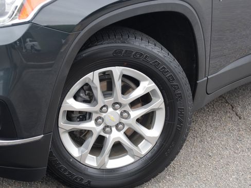 Used 2021 Chevrolet Traverse LT FWD image 15