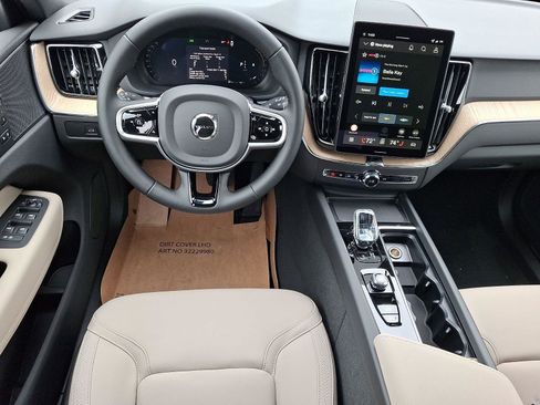 New 2026 Volvo XC60 B5 Plus w/ Climate Package AWD/4WD image 8