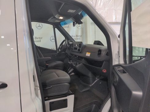 New 2025 Mercedes-Benz Sprinter 2500 image 11