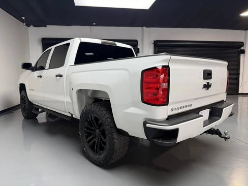 Used 2018 Chevrolet Silverado 1500 Custom w/ Custom Value Package RWD image 6
