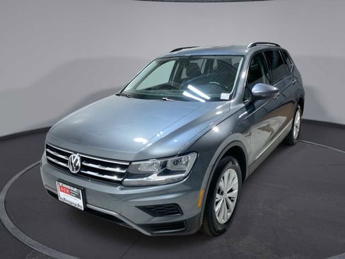 Used 2018 Volkswagen Tiguan SE AWD/4WD image 1
