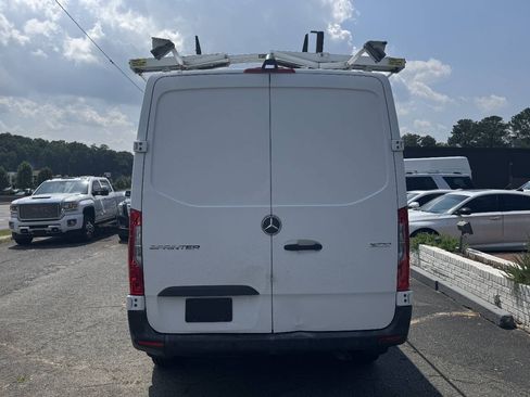 Used 2019 Mercedes-Benz Sprinter 1500 image 5