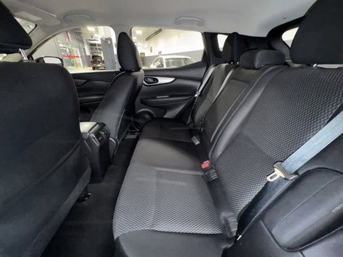 Used 2022 Nissan Rogue Sport S image 10